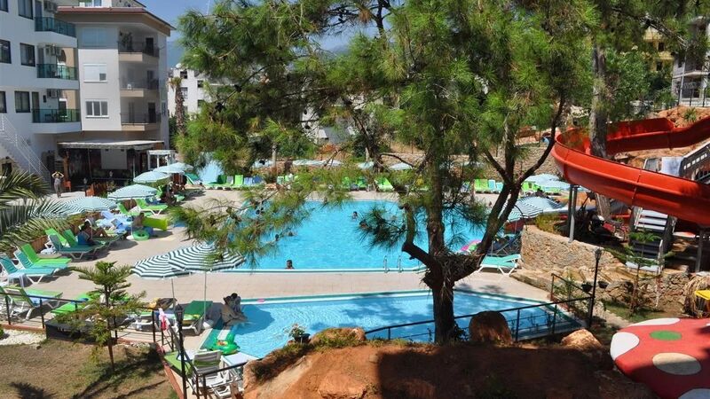 Green Life Hotel
