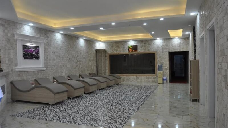 Green Life Hotel